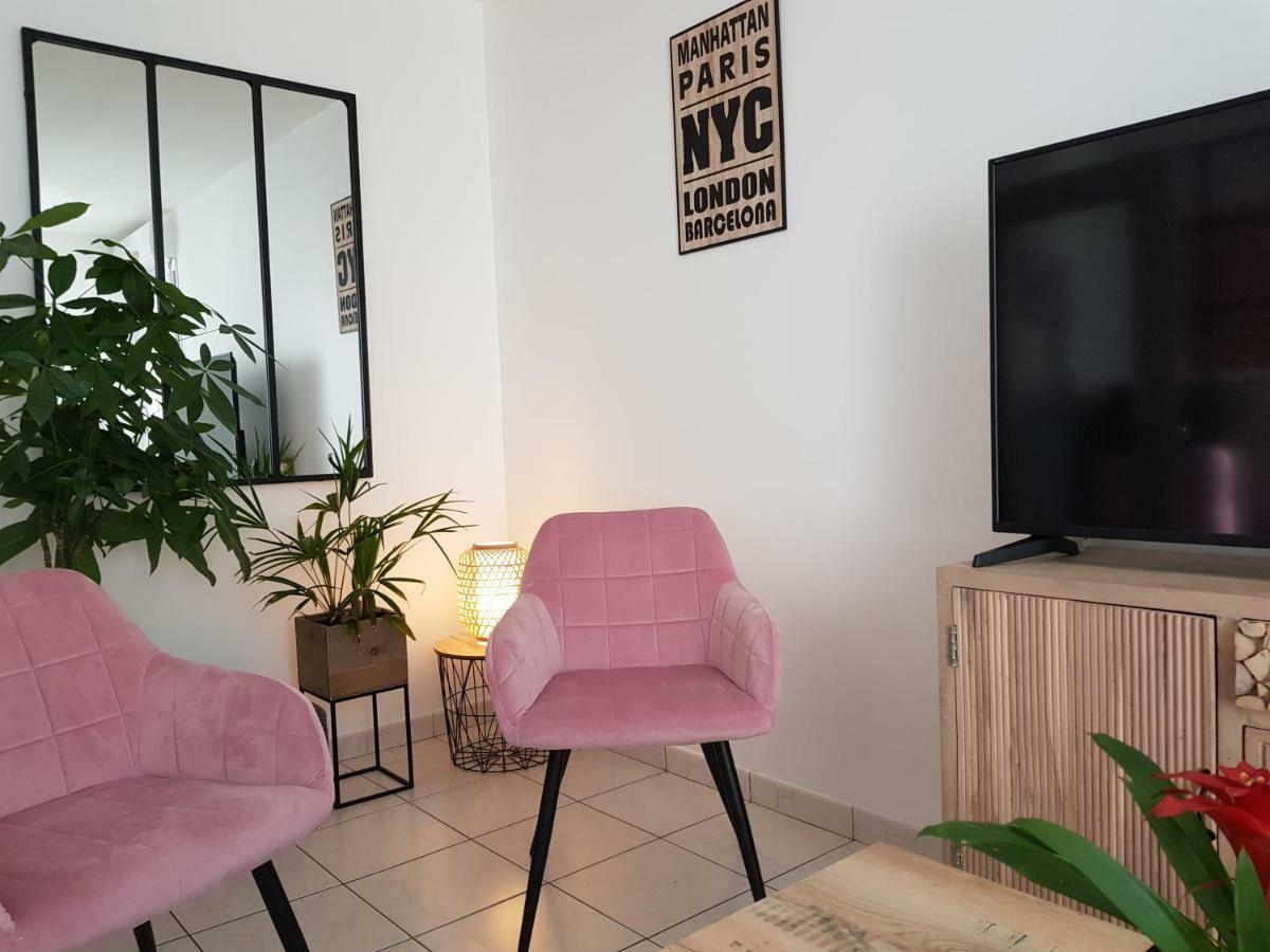 Le Pompidou T2 Pour 2 A 4 Pers Avec Parking Prive & Balcon Place Ney Angers Exterior foto